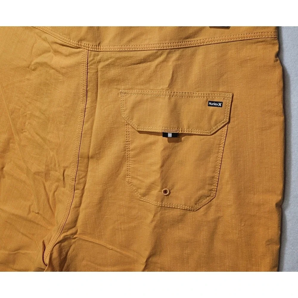 Hurley Phantom Naturals 18